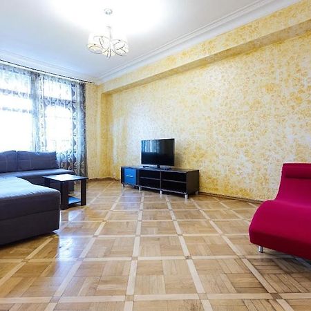 911 Apartments Antonovichа 基輔 外观 照片
