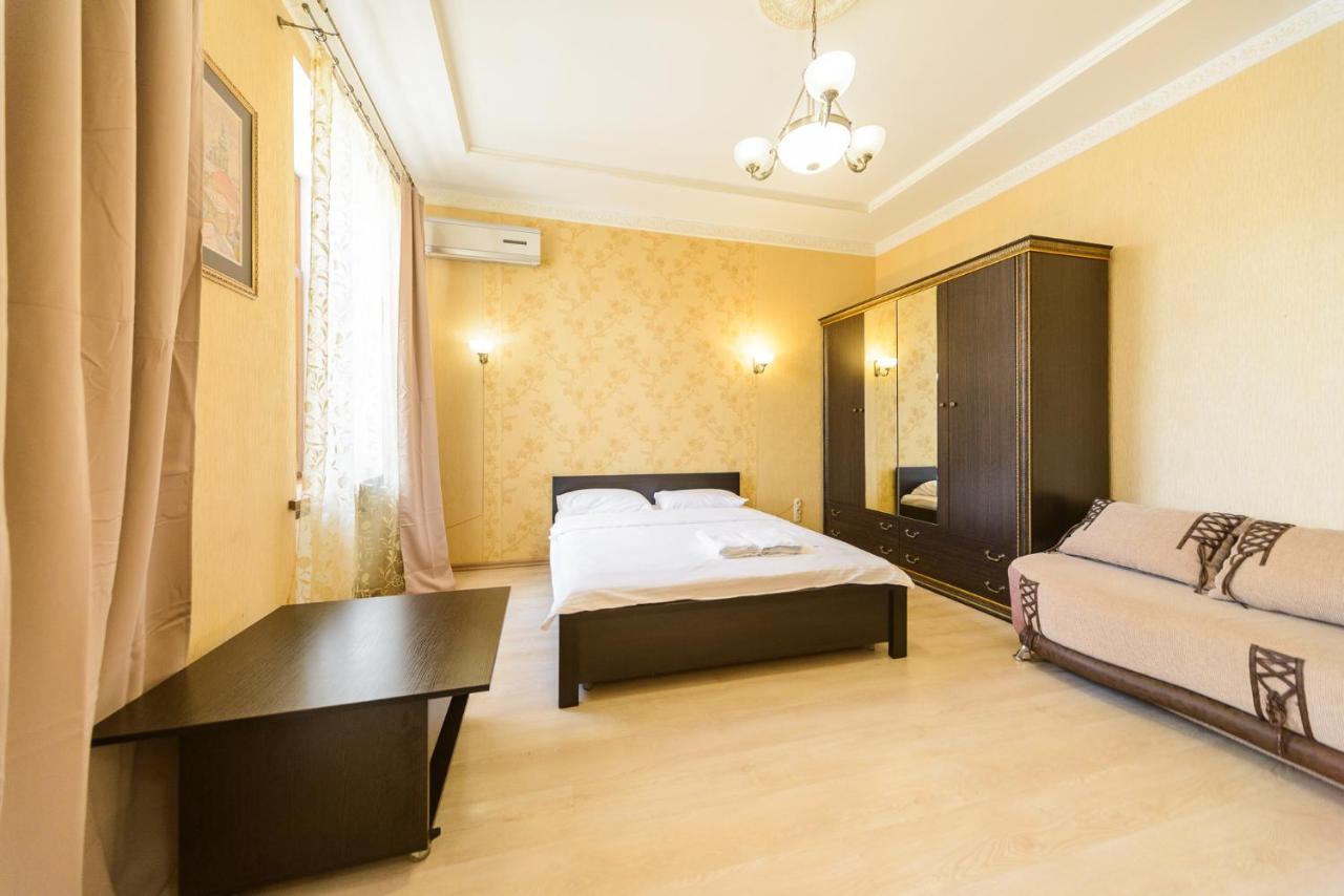 911 Apartments Antonovichа 基輔 外观 照片