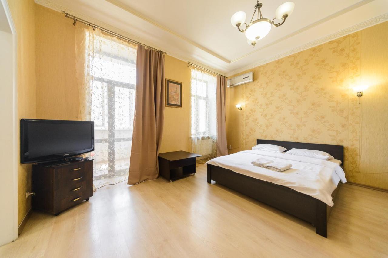 911 Apartments Antonovichа 基輔 外观 照片