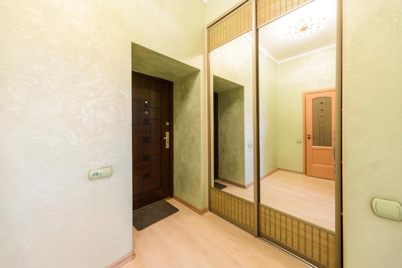 911 Apartments Antonovichа 基輔 外观 照片