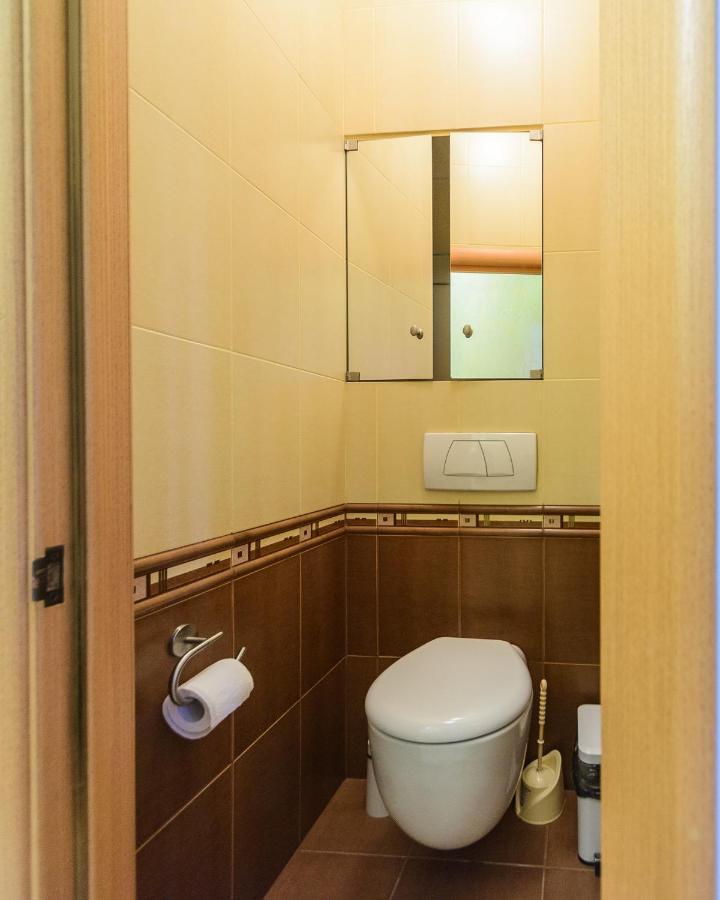 911 Apartments Antonovichа 基輔 外观 照片