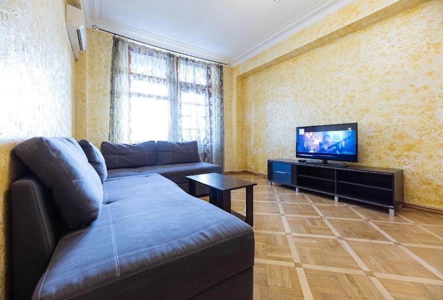 911 Apartments Antonovichа 基輔 外观 照片