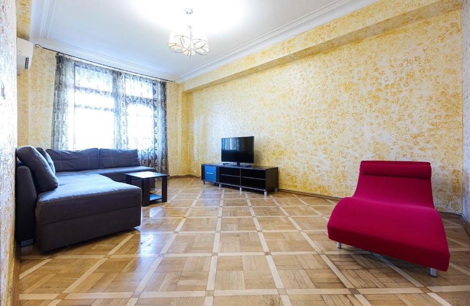 911 Apartments Antonovichа 基輔 外观 照片