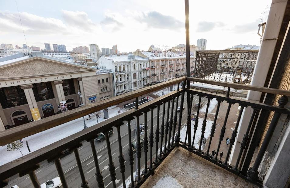 911 Apartments Antonovichа 基輔 外观 照片